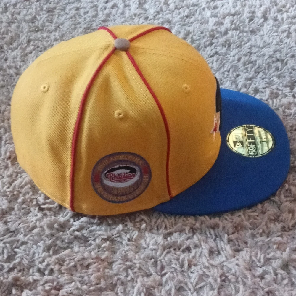 New Era Philadelphia Phillies fitted Cap - Picture 2 of 7